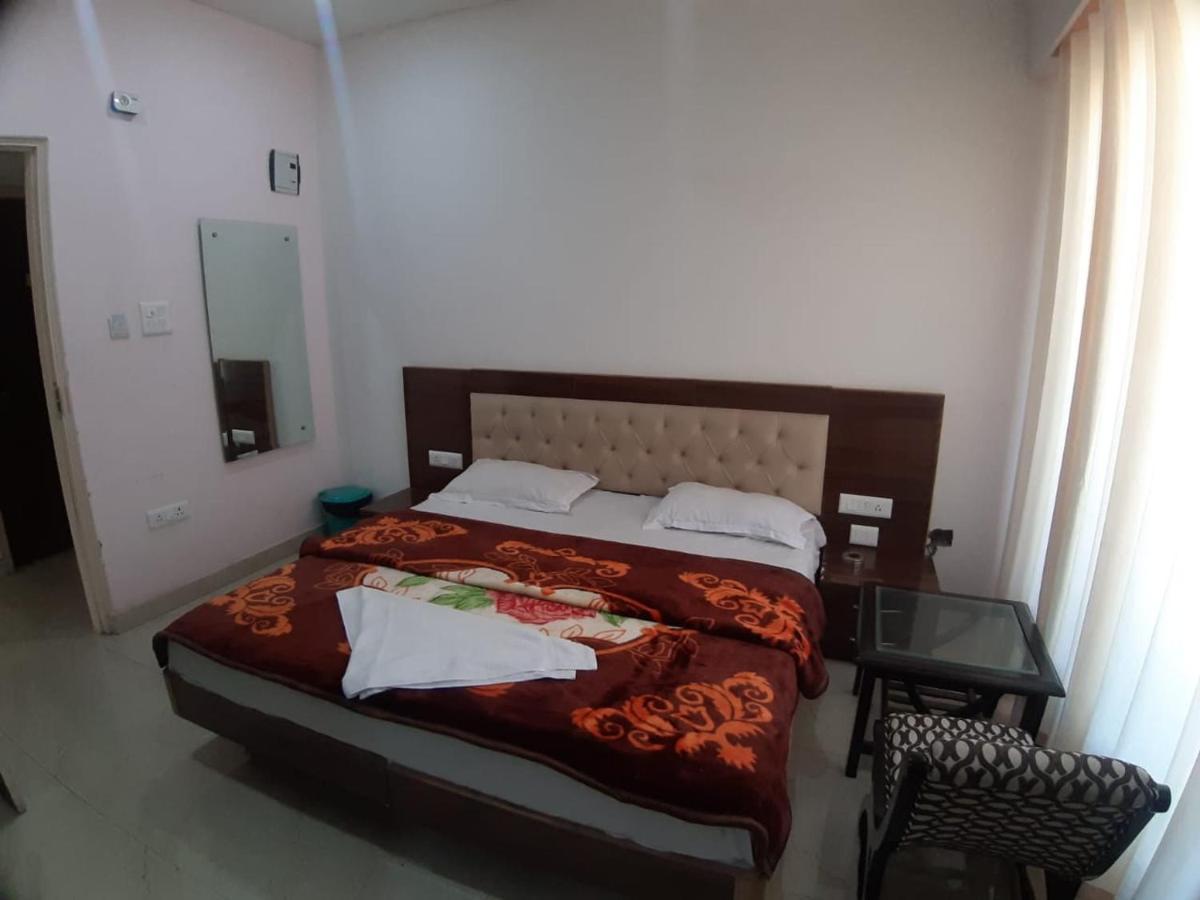 Destiny Hotel Solan Zewnętrze zdjęcie