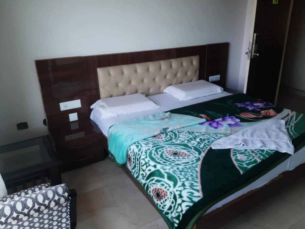 Destiny Hotel Solan Zewnętrze zdjęcie