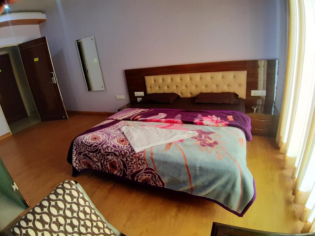 Destiny Hotel Solan Zewnętrze zdjęcie